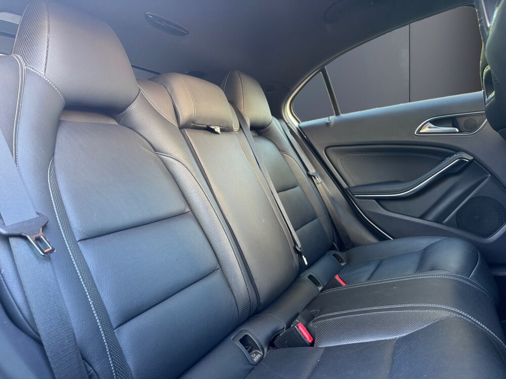 Classe A 1.6 180 120 ch Sensation /Sellerie cuir/Si&egrave;ges avant chauffa 2014 occasion 53000 Laval