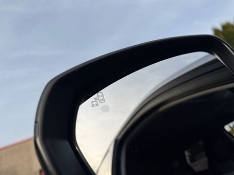 3008 Generation-ii 1.2 130 ch Allure Business Eat8 /CarPlay/Suivi 2019 occasion 59000 Lille