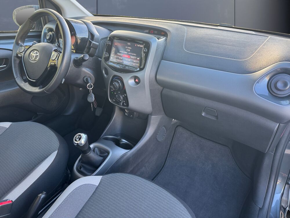 Aygo 1.0 Vvti 70 X-play /Carplay/R&eacute;gulateur 2021 occasion 14100 Lisieux