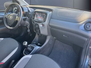 Aygo 1.0 Vvti 70 X-play /Carplay/R&eacute;gulateur 2021 occasion 14100 Lisieux