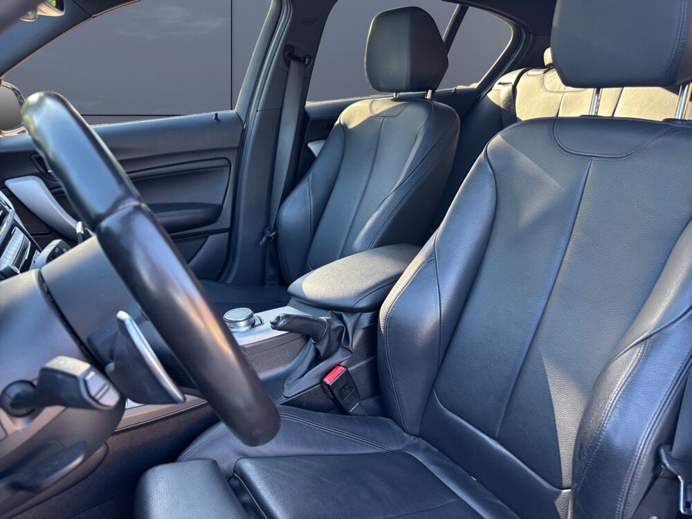 S&eacute;rie 1 2.0 120 D 190 M-sport Xdrive Bva /Toit ouvrant pano/si&egrave;ges c 2017 occasion 43120 Monistrol-sur-Loire