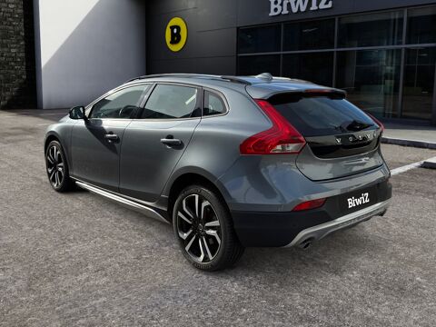 V40 Cross Country D2 120 ch &Ouml;versta Edition /Distribution Neuve/ 2018 occasion 44000 Nantes