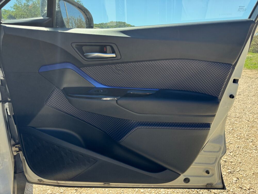 C-HR Hybride 122h Graphic E-cvt /Sellerie cuir/R&eacute;gulateur adaptat 2017 occasion 13300 Salon de Provence