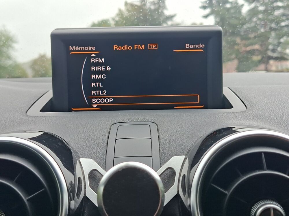 A1 1.6 Tdi 90 ch S-line S-tronic Bva /X&eacute;non Plus / Feux LED / S 2011 occasion 43000 Le Puy-en-Velay