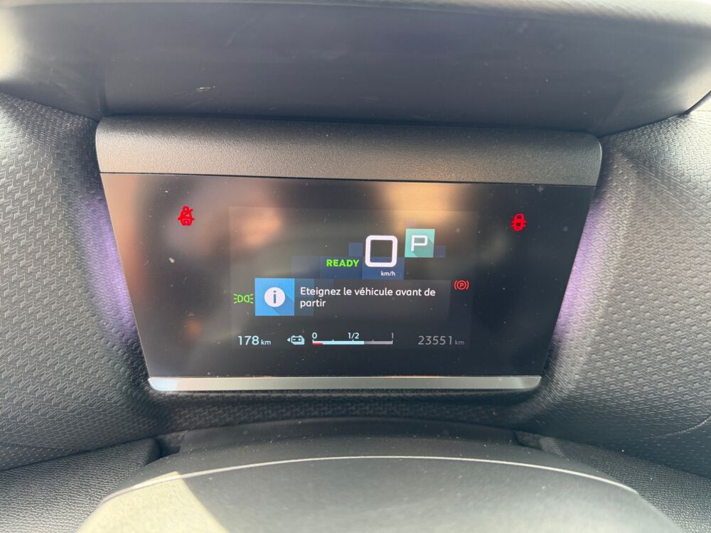 C4 e- 136 ch Automatique Shine Pack /Apple CarPlay et Android 2022 occasion 38300 Bourgoin-Jallieu