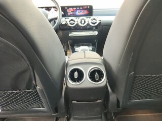 Classe A 2.0 200 D 150 ch Amg Line 8g-dct Bva /Toit ouvrant/Alcantara 2019 occasion 28500 Vernouillet
