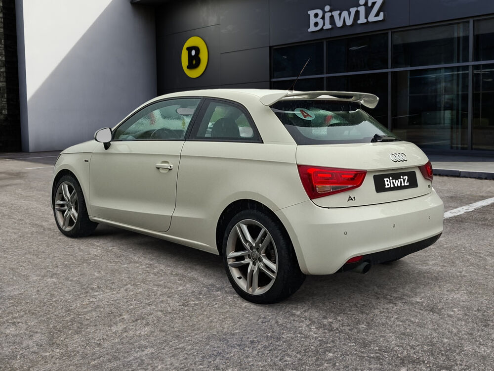 A1 1.6 Tdi 90 ch S-line S-tronic Bva /X&eacute;non Plus / Feux LED / S 2011 occasion 43000 Le Puy-en-Velay