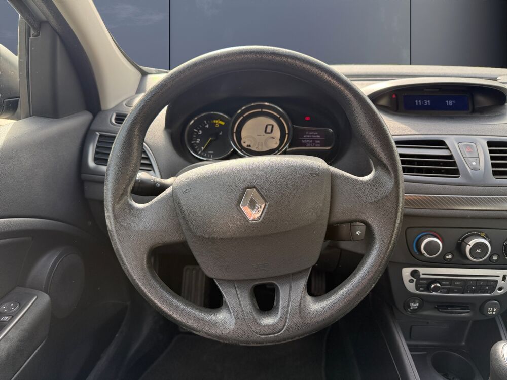 M&eacute;gane 1.5 Dci 90 Authentique 2013 occasion 43200 Yssingeaux
