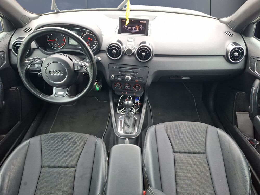 A1 1.6 Tdi 90 ch S-line S-tronic Bva /X&eacute;non Plus / Feux LED / S 2011 occasion 43000 Le Puy-en-Velay