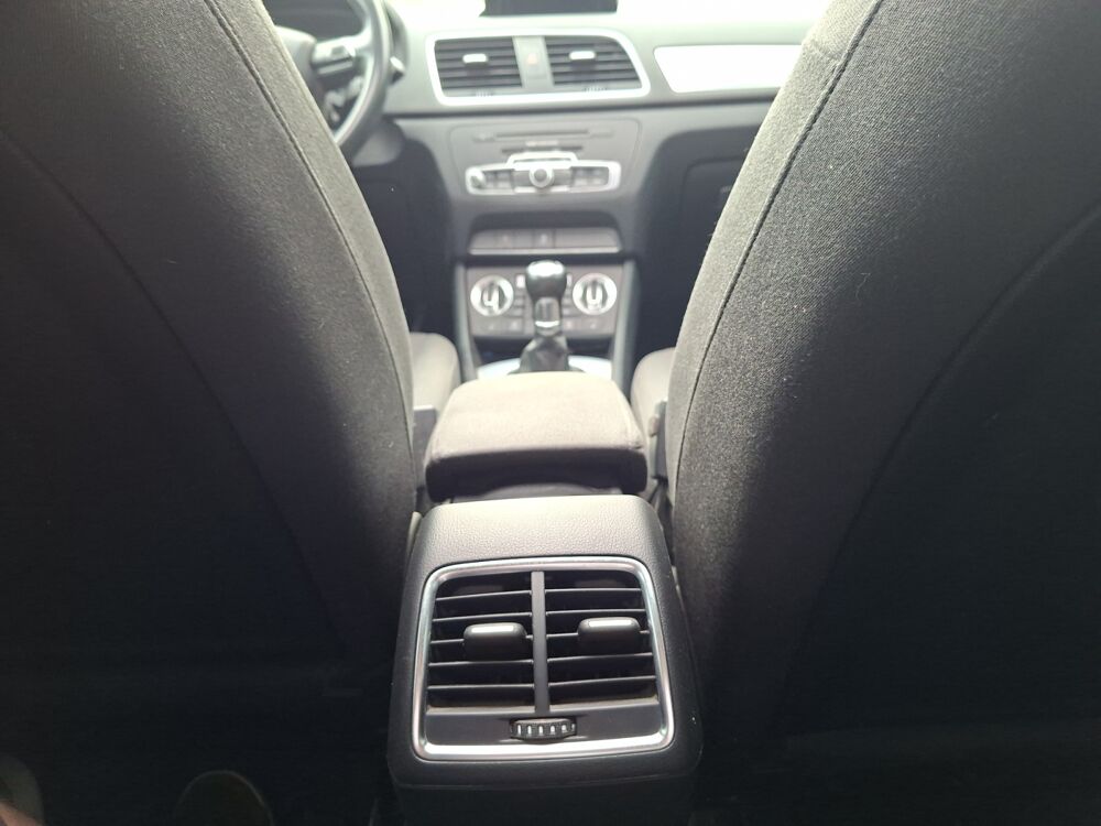 Q3 2.0 Tdi 140 ch Ambition Luxe /Toit ouvrant &eacute;lectrique/si&egrave;ges 2015 occasion 83550 Vidauban
