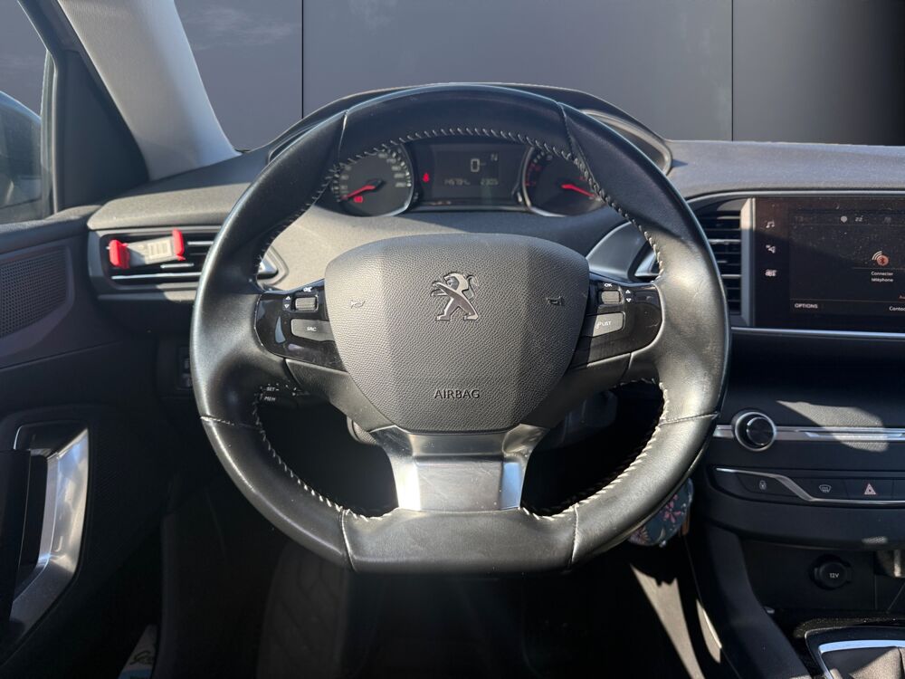 308 SW SW 130 ch Style (Moteur neuf) /Moteur Neuf/Clim Bi Zone/Vola 2018 occasion 43200 Yssingeaux