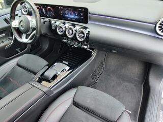 Classe A 2.0 200 D 150 ch Amg Line 8g-dct Bva /Toit ouvrant/Alcantara 2019 occasion 28500 Vernouillet