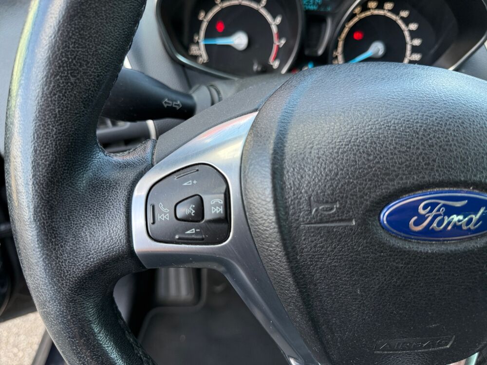 B-max 1.0 Ecoboost 125 ch Titanium /Climatisation Auto/Bluetooth/D 2015 occasion 44800 Saint-Herblain