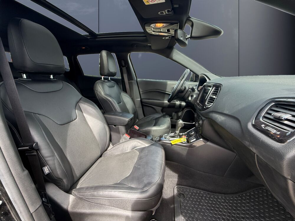 Compass 1.3 T4 240 ch 4wd Hybrid S /toit ouvrant / si&egrave;ges cuirs / su 2021 occasion 38540 Heyrieux