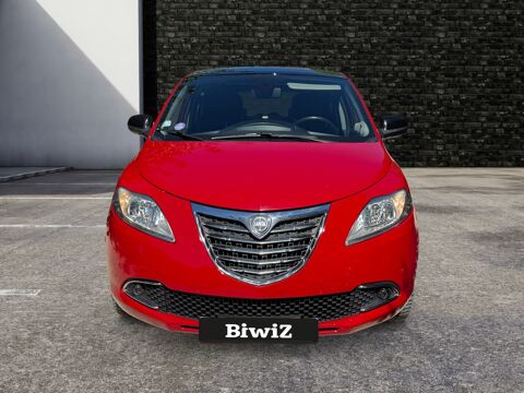Ypsilon 0.9 TwinAir 85 ch Black &amp; Red DFS/BVA /Toit ouvrant pano 2013 occasion 13300 Salon de Provence