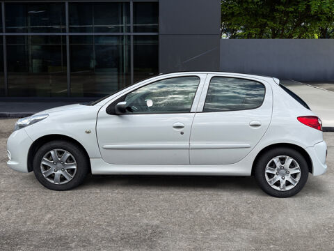 206 1.4i 75 ch Trendy - Bioethanol 2011 occasion 43200 Yssingeaux