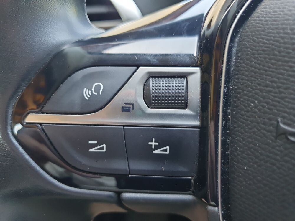 3008 1.2 130 ch Allure Pack /Apple Carplay/Radars de recul/R&eacute;gula 2020 occasion 74000 Annecy