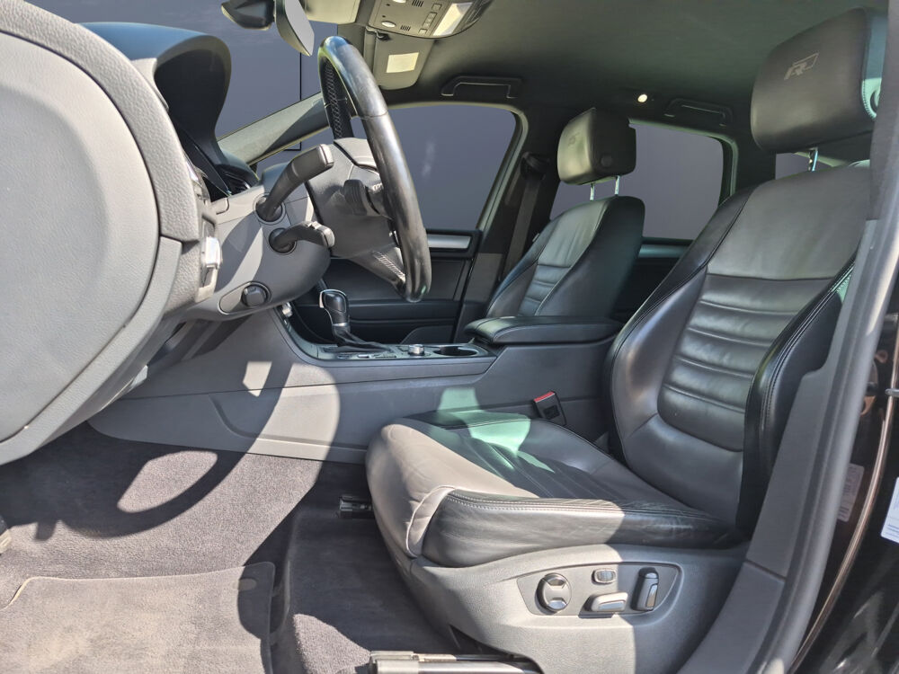 Touareg 3.0 Tdi 260 ch Bluemotion R-line 4 Motion Bva 2016 occasion 41700 Le Controis en Sologne