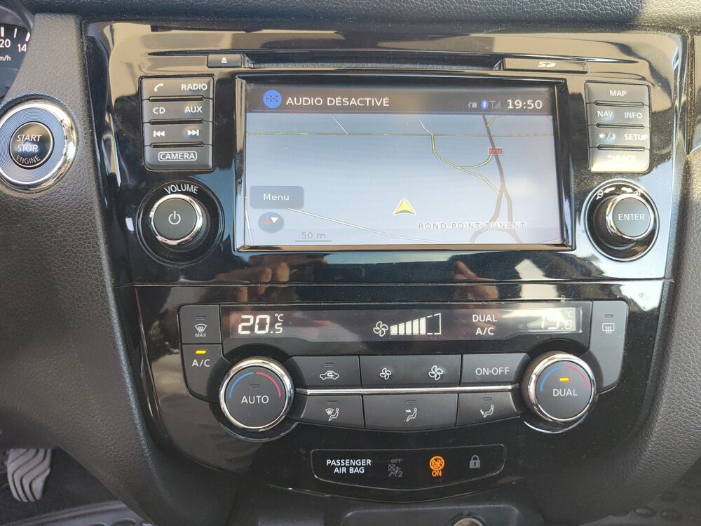 Qashqai 1.2 Digt 115 ch N-connecta 2wd /Toit panoramique/Cam&eacute;ra 360 2016 occasion 28500 Vernouillet