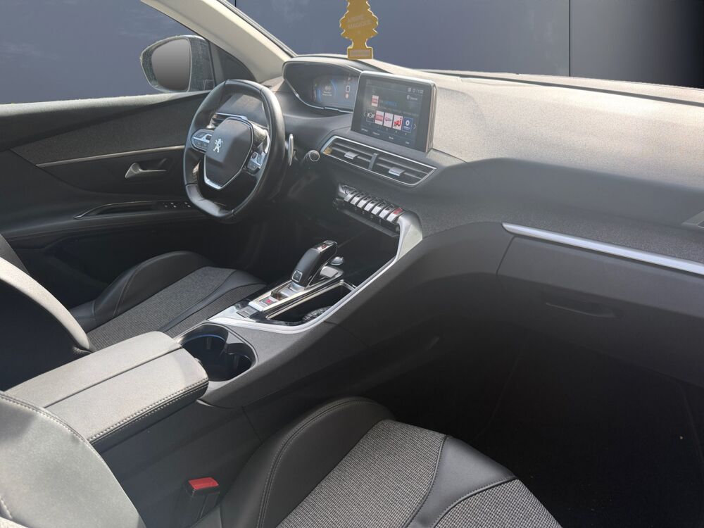3008 Generation-ii 1.2 130 ch Allure Business Eat8 /CarPlay/Suivi 2019 occasion 59000 Lille