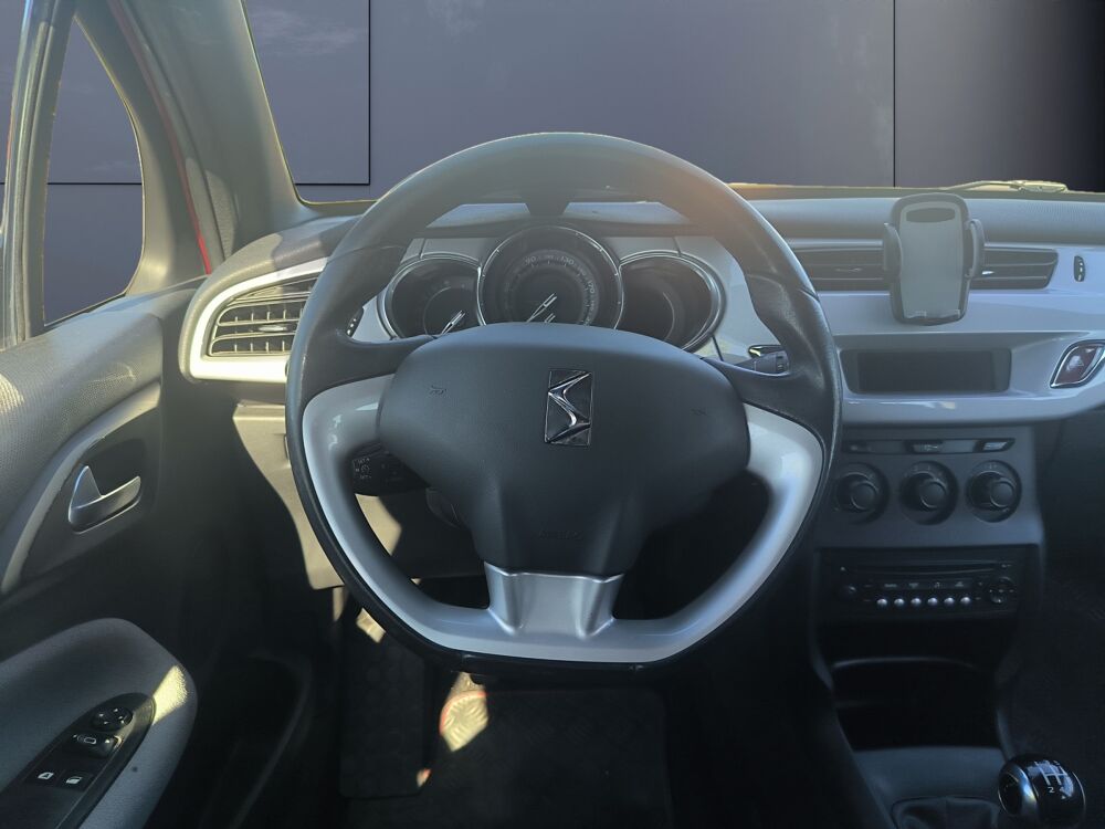 DS3 So Chic 1.2 Vti 82 ch /Suivi d'entretien (Citro&euml;n), distribu 2014 occasion 31470 FONTENILLES