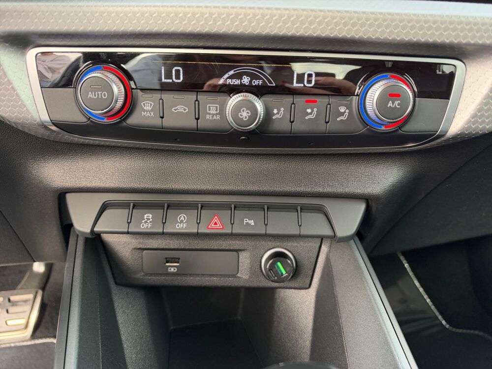 A1 Sportback 1.0 30 Tfsi 115 ch S-line Bva /Gps/Radar Arri&egrave;re 2019 occasion 29200 Brest