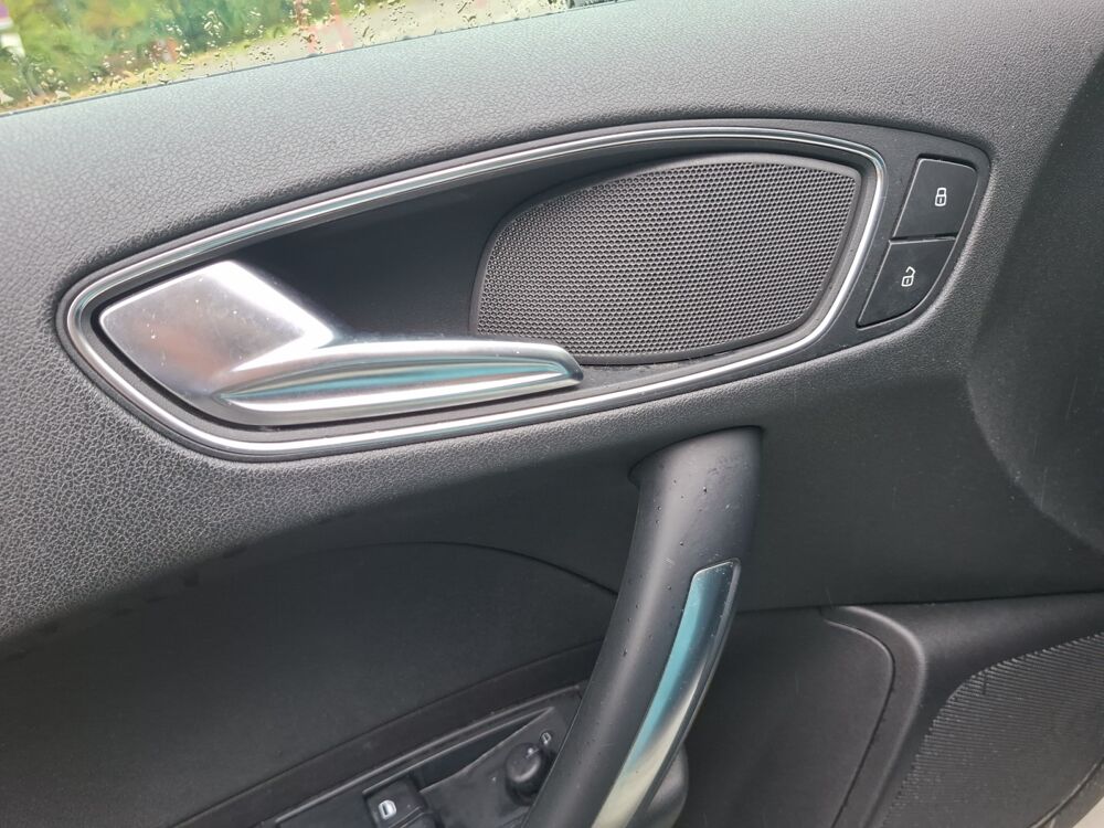 A1 1.6 Tdi 90 ch S-line S-tronic Bva /X&eacute;non Plus / Feux LED / S 2011 occasion 43000 Le Puy-en-Velay