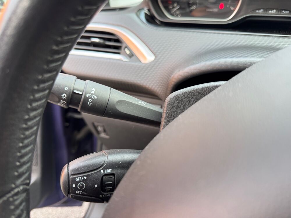 208 1.2 82 ch Style /Suivi complet/Carplay/Radars/GPS 2017 occasion 59000 Lille