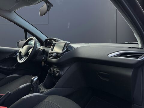 208 1.2 Vti 82 ch Style /Distribution neuve/Entretien complet 2014 occasion 77450 Montry