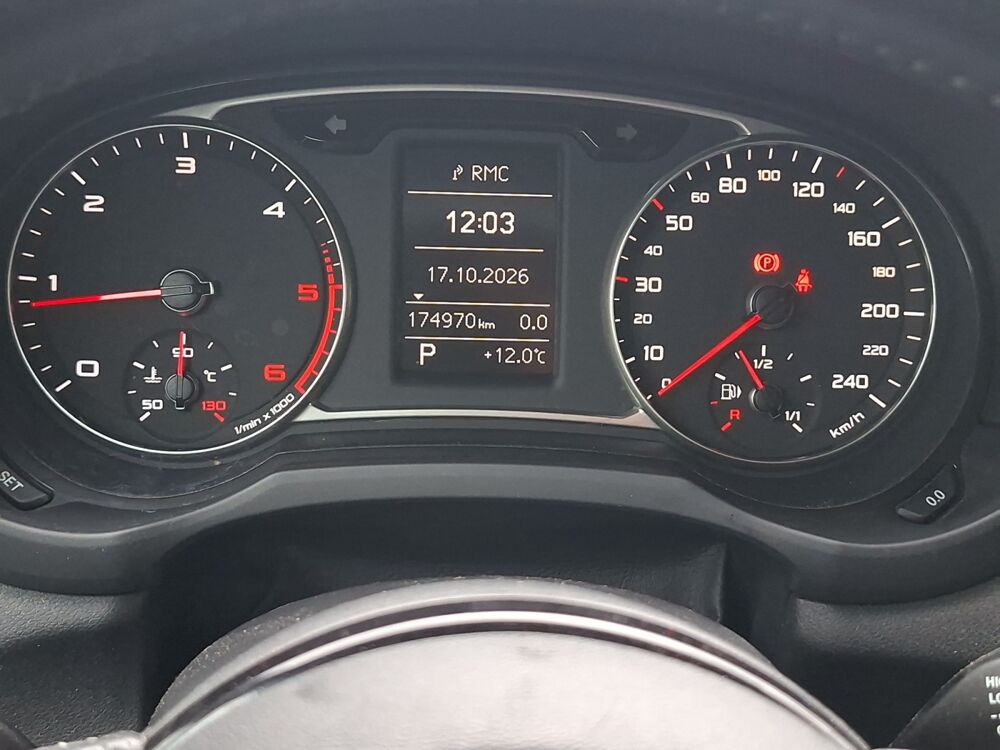 A1 1.6 Tdi 90 ch S-line S-tronic Bva /X&eacute;non Plus / Feux LED / S 2011 occasion 43000 Le Puy-en-Velay