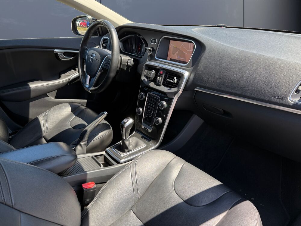 V40 2.0 T2 120 Signature Edition 2019 occasion 76600 Le Havre