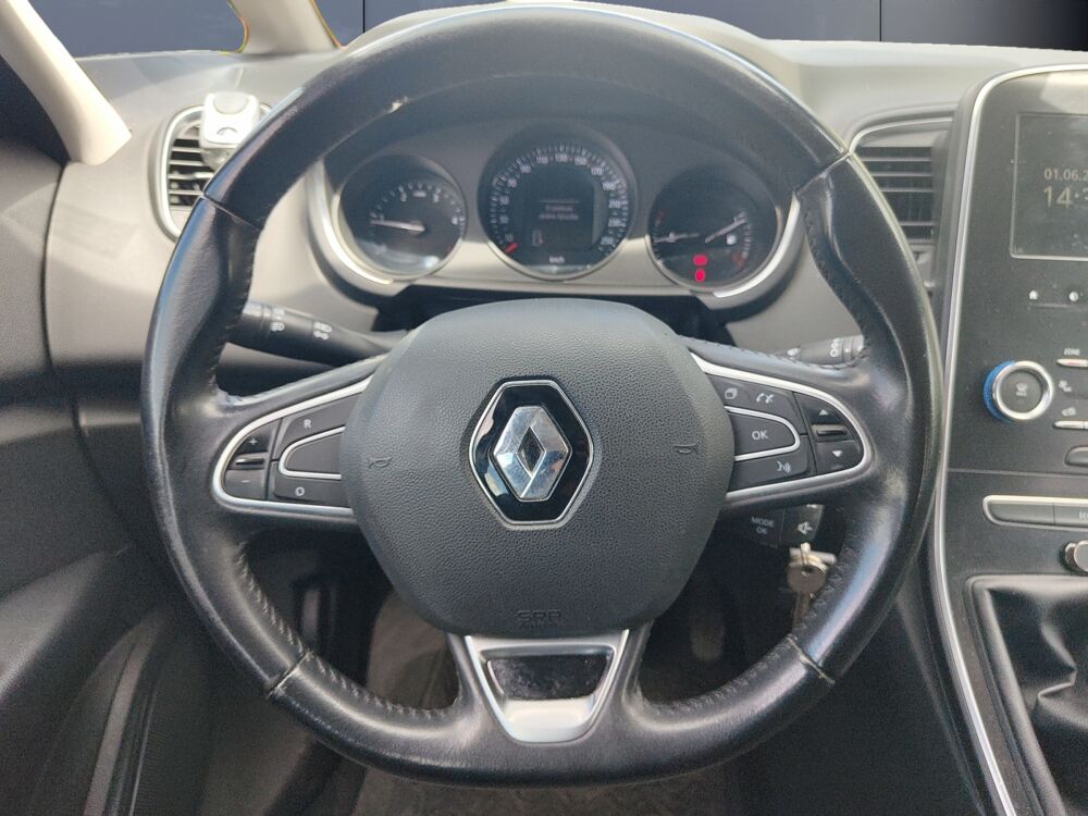 Sc&eacute;nic 1.5 Dci 95 ch Energy Life /Gps/Carplay/Entretien &agrave; jour 2018 occasion 28500 Vernouillet