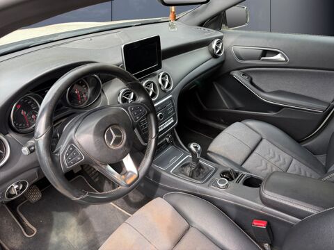 Classe GLA 1.5 180 Cdi 110 ch Inspiration /Attelage/Feux automatiques 2017 occasion 42600 Montbrison