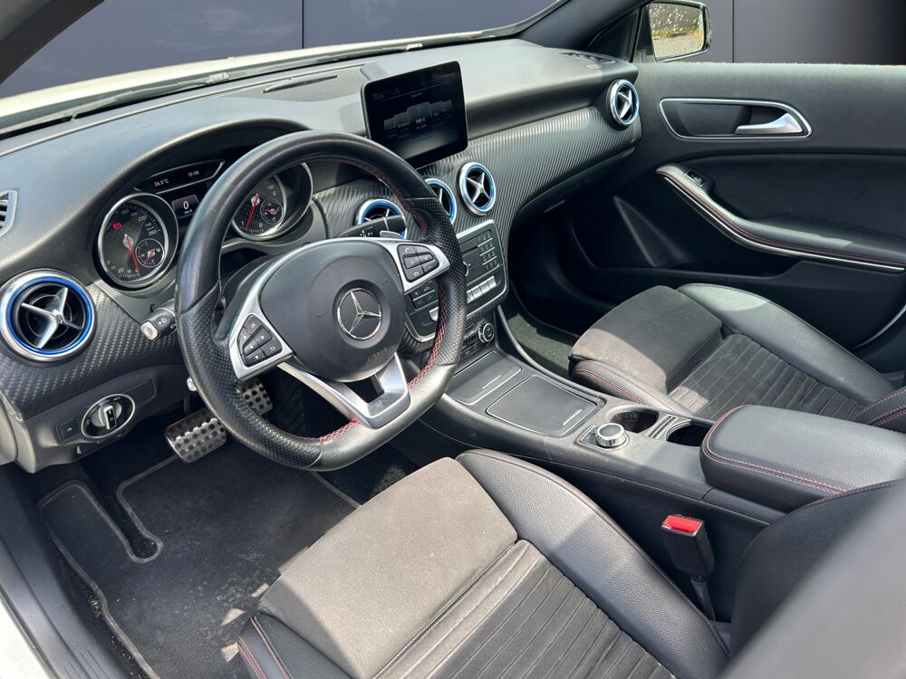 Classe A 2.2 A200 Cdi 135 ch Fascination Pack AMG /CarPlay/Toit Ouvra 2017 occasion 18000 Bourges