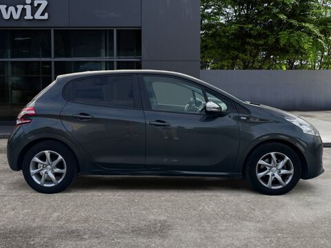 208 1.2 Vti 82 ch Style /Distribution neuve/Entretien complet 2014 occasion 77450 Montry