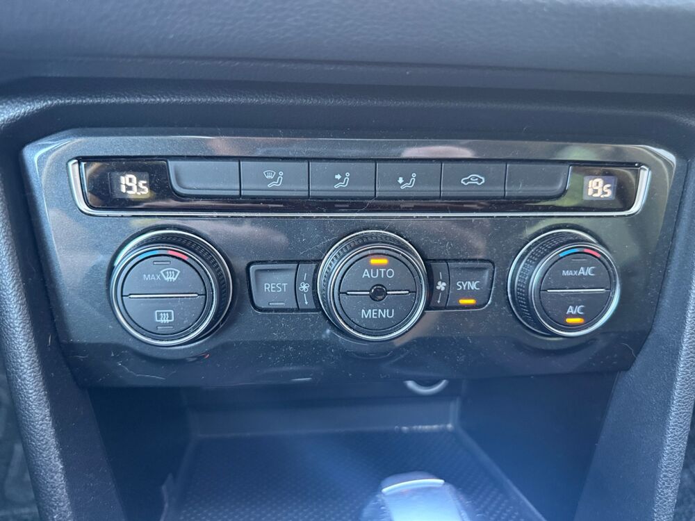 Tiguan 2.0 Tdi 150 ch R-Line Dsg 7 Bva /Crochet d'atelage/ Toit Pan 2019 occasion 14400 Bayeux