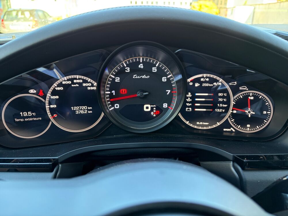 Cayenne 4.0 v8 Turbo 550 ch /Son Burmester/Toit ouvrant/Atte 2018 occasion 42160 Andr&eacute;zieux-Bouth&eacute;on