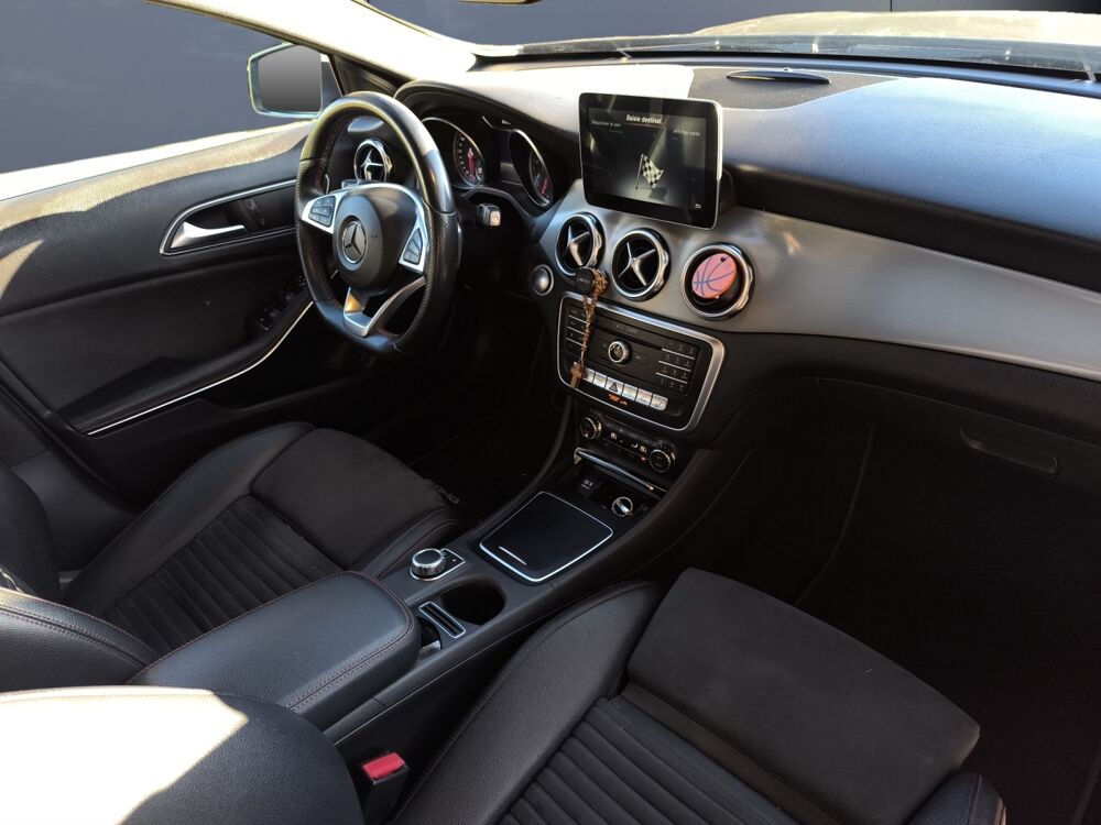 Classe GLA 1.6 200 155 ch Fascination 7g-dct Bva /Pack AMG/ Cam&eacute;ra de r 2017 occasion 63500 Issoire