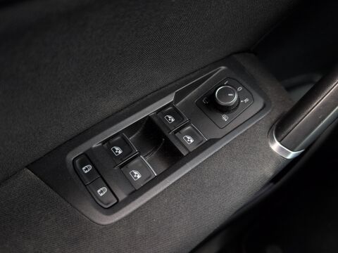 Touran 1.6 TDI 115 ch Bluemotion Carat 7 places /7 places/si&egrave;ges av 2016 occasion 69170 Tarare