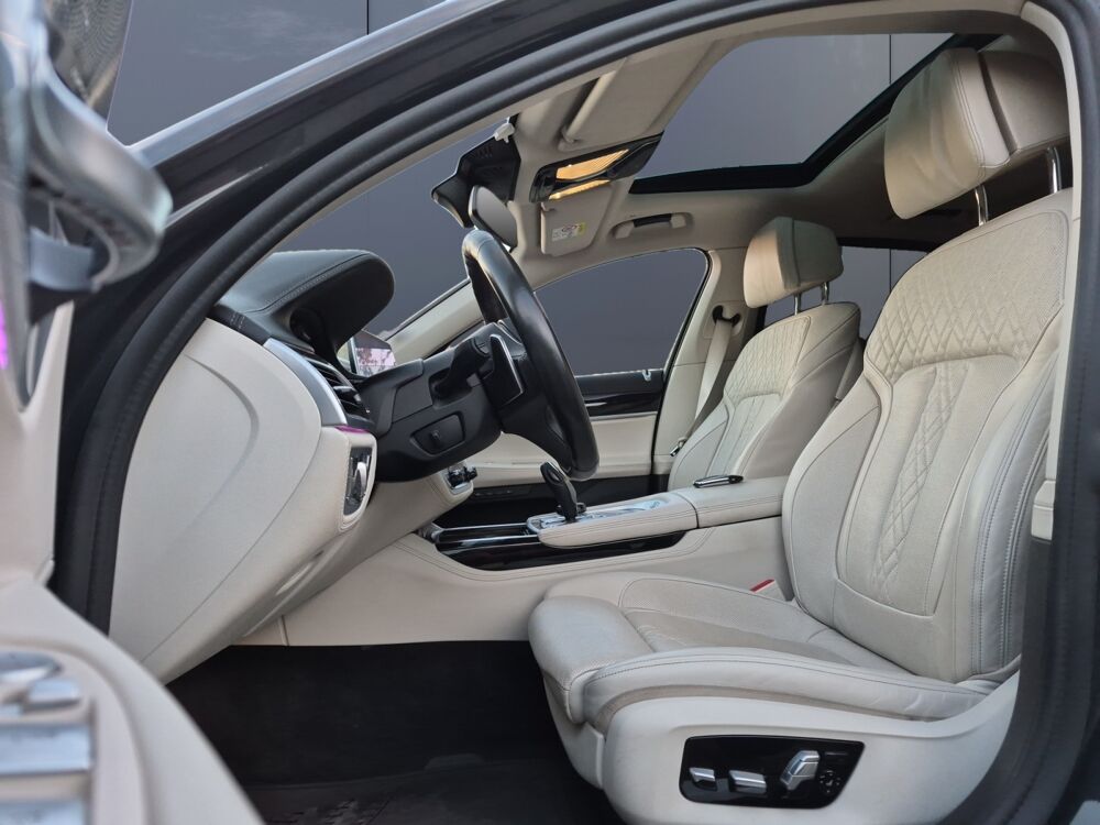 S&eacute;rie 7 4.4 750 I 530 ch Exclusive Xdrive Bva /Toit Ouvrant/Eclairag 2019 occasion 41700 Le Controis en Sologne