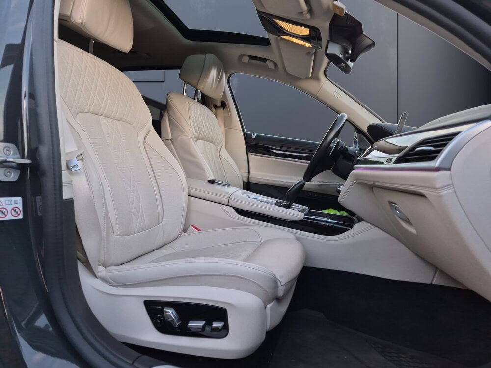 S&eacute;rie 7 4.4 750 I 530 ch Exclusive Xdrive Bva /Toit Ouvrant/Eclairag 2019 occasion 41700 Le Controis en Sologne