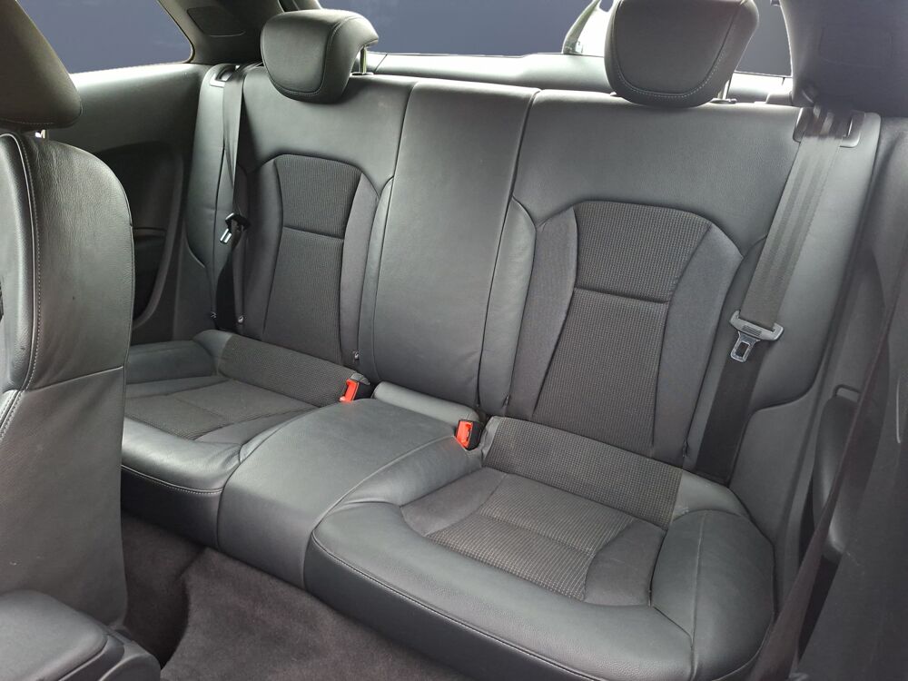 A1 1.6 Tdi 90 ch S-line S-tronic Bva /X&eacute;non Plus / Feux LED / S 2011 occasion 43000 Le Puy-en-Velay