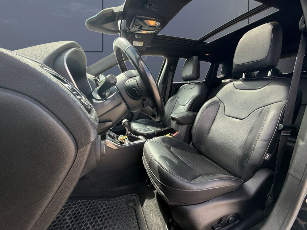 Compass 1.3 T4 240 ch 4wd Hybrid S /toit ouvrant / si&egrave;ges cuirs / su 2021 occasion 38540 Heyrieux
