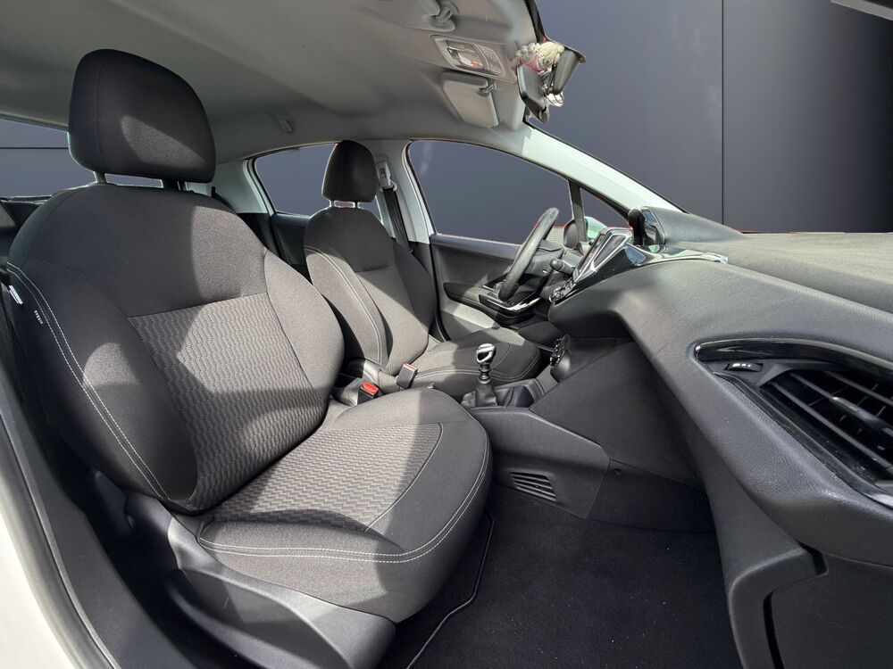 208 1.5 Bluehdi 100 ch Active /Climatisation/Bluetooth/Distribut 2018 occasion 44800 Saint-Herblain