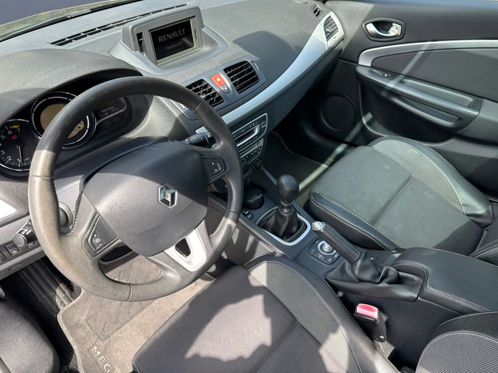 M&eacute;gane CC Cabriolet 1.4 Tce 130 ch Dynamique /Toit r&eacute;tractable &eacute;lec 2011 occasion 91410 Dourdan