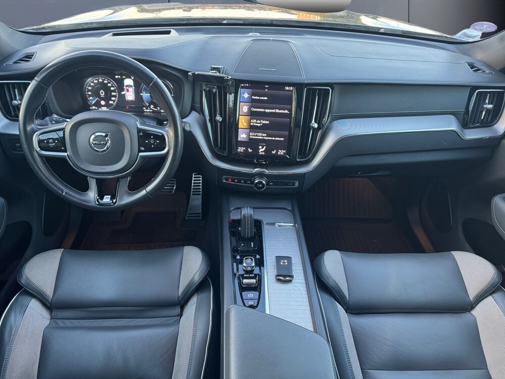 XC60 2.0 T8 390 ch PHEV R-Design AWD Geartronic /Toit ouvrant pan 2020 occasion 53000 Laval
