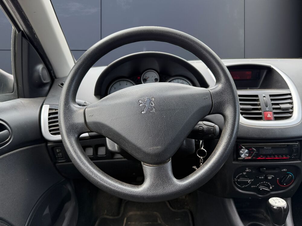 206 1.4i 75 ch Trendy - Bioethanol 2011 occasion 43200 Yssingeaux