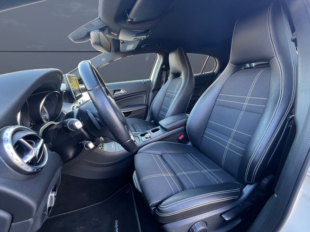Classe GLA 2.2 200 D 135 ch Sensation 7g-dct Bva /Camera de recul/R&eacute;gul 2015 occasion 56100 Lorient