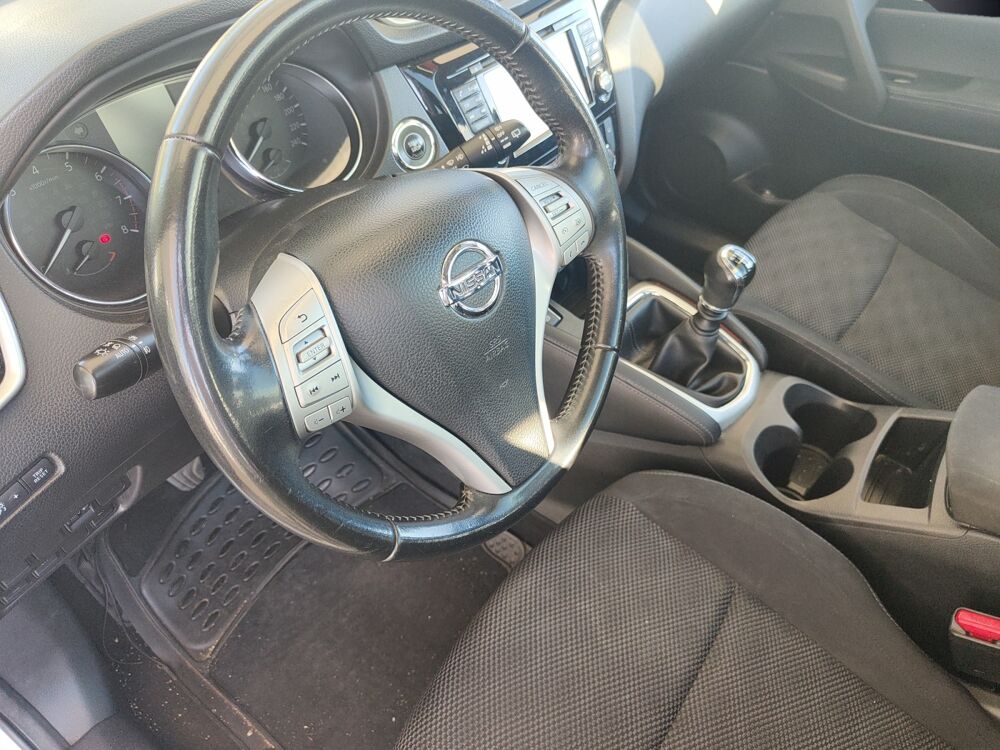 Qashqai 1.2 Digt 115 ch N-connecta 2wd /Toit panoramique/Cam&eacute;ra 360 2016 occasion 28500 Vernouillet