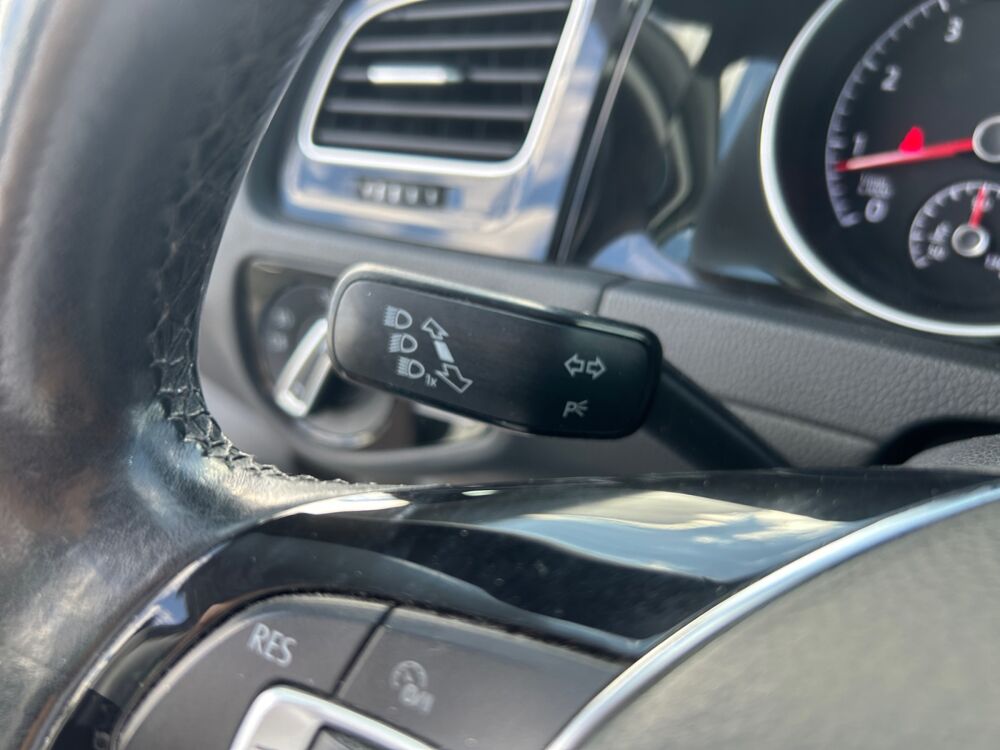Golf 1.2 TSI 110ch Bluemotion Allstar /CarPlay/Cam&eacute;ra AR/Capteur 2016 occasion 18000 Bourges